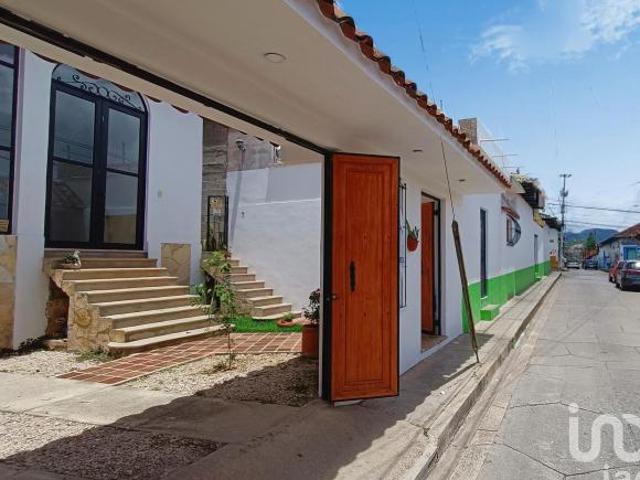 Casa con Locales Comerciales en Venta, San Cristóbal de las Casas