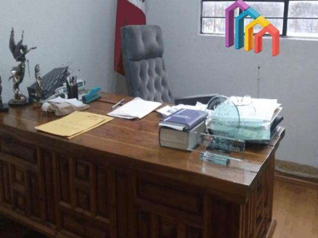 CASA CON LOCALES COMERCIALES