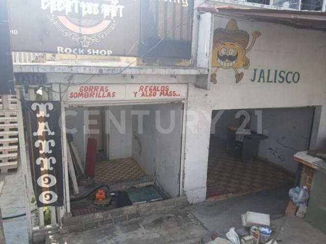 CASA CON LOCALES EN VENTA EN NUEVO LAREDO, ECATEPEC, ESTADO DE MÉXICO