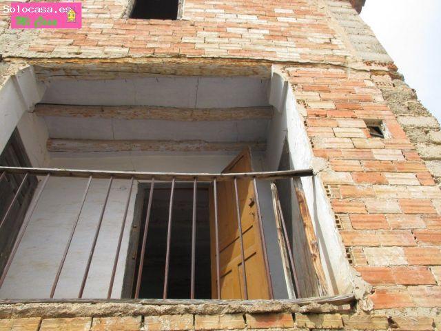 CASA CON MUCHOS M2 PARA REFORMAR CON MUCHAS POSIBILIDAD PRECIO NEGOCIABLE