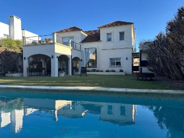 Casa CON MUEBLES en Alquiler en Los Sauces, Nordelta, Tigre