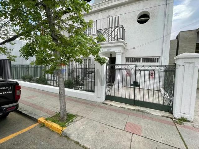Casa con múltiples posibilidades en providencia | 4 dormitorios por 17100.00 en Providencia
