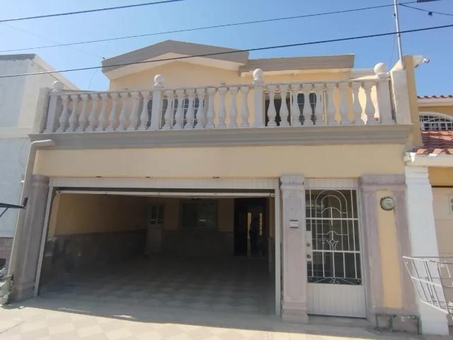 Casa con oficina en renta, Ampliación La Rosita