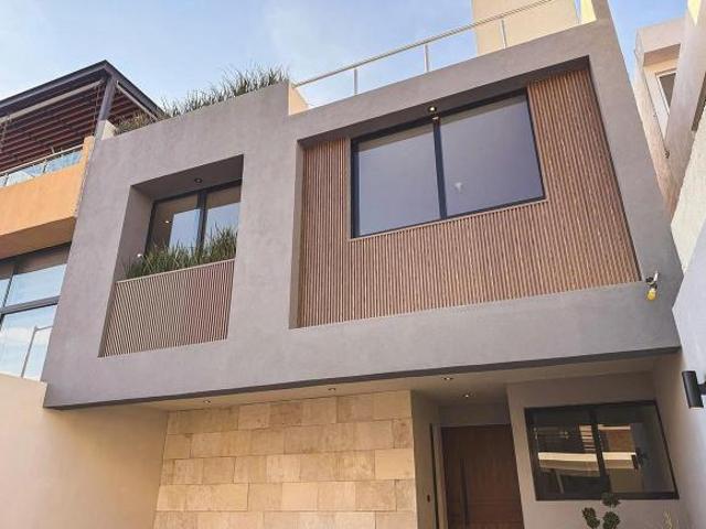 Casa con oficina, jardín y roof top en San Ángel IV San Luis Potosí