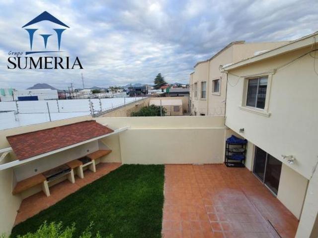 Casa con oficinas en San Felipe
