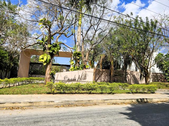 Casa con Paneles Solares en Privada Senda Norte Cholul