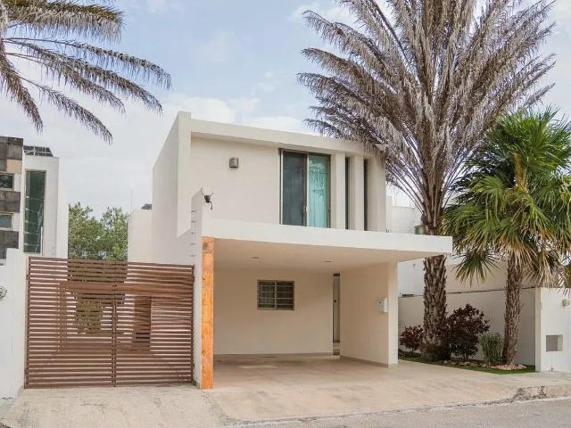 Casa con PANELES SOLARES en venta en Temozón Norte