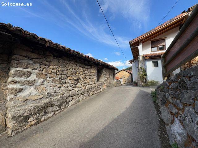 CASA CON PAJAR Y CUADRA EN SERANDI – PROAZA, EN PLENO CORAZÓN DE LA SENDA DEL OSO