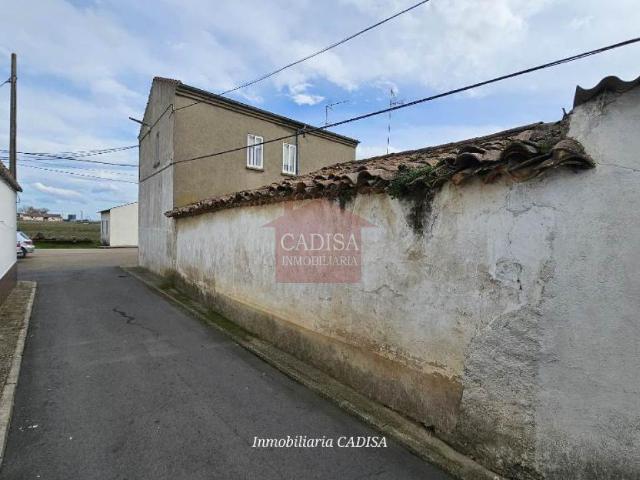 CASA CON PARCELA, EN VENTA EN CALVARRASA DE ABAJO. REF 4131