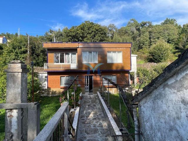 Casa con Parcela Cerrada en Ameixenda Cee