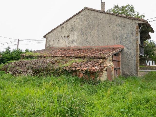 CASA CON PARCELA EN VILLANUEVA DE COLOMBRES