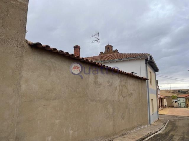 Casa con patio al lado de Valencia de Don Juan