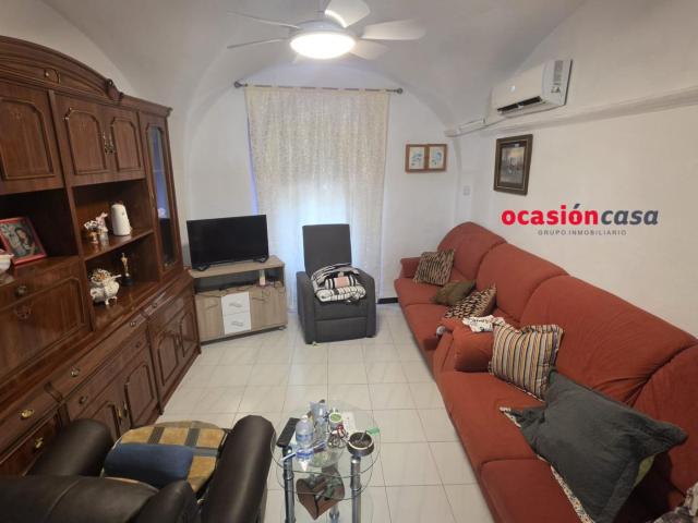 CASA CON PATIO A LA VENTA EN VILLANUEVA DEL REY