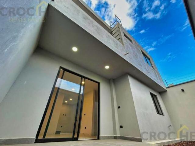 Casa con patio en venta en Xalapa Ver Fraccionamiento La Finca Residencial