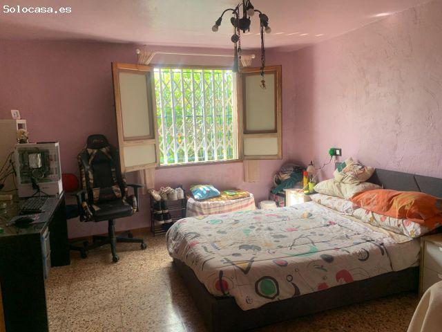 Casa con patio en Alquerías