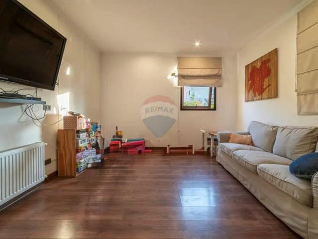 Casa con patio, piscina y quincho, la reina | 6 dormitorios por 22490.00 en La Reina