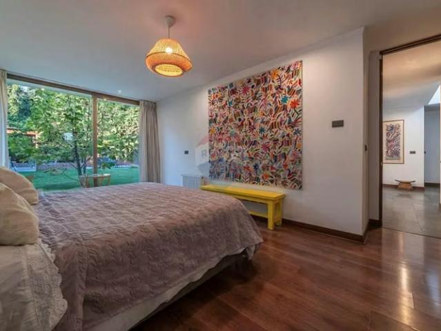 Casa con patio, piscina y quincho, la reina | 6 dormitorios por 23400.00 en La Reina