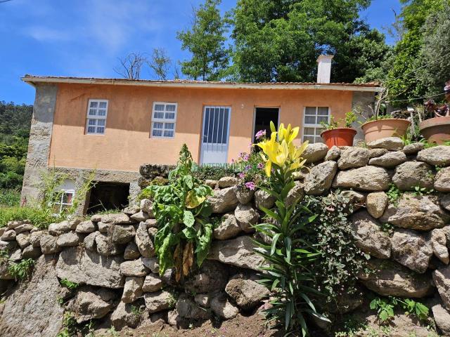 Casa con piedra del país y muchas posibilidades perfecto para vivir en la naturaleza precio negociable¡