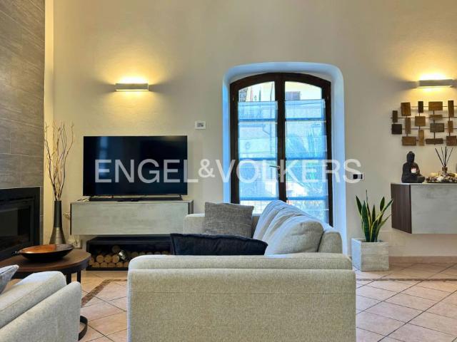 Casa con piscina e giardino privato inserita in un curato residence a Camisano