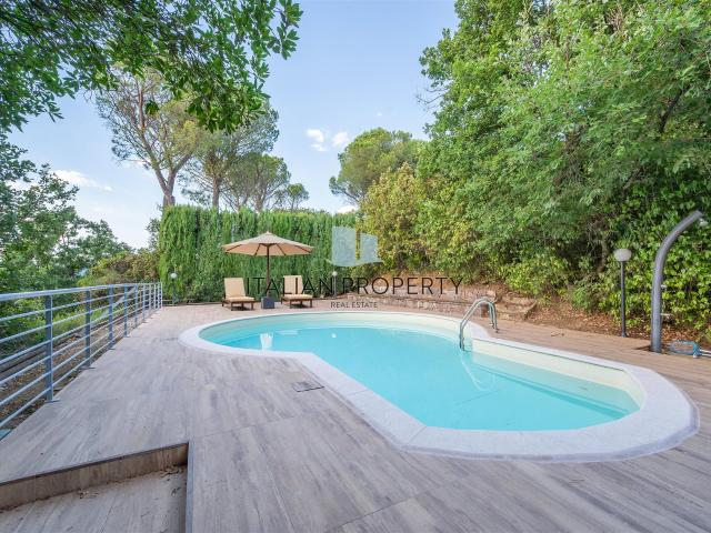 Casa con Piscina e Dependance in Vendita sul Lago Trasimeno. 112m² San Feliciano
