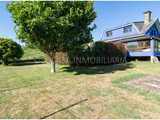 Casa con piscina en Oza de los Rios