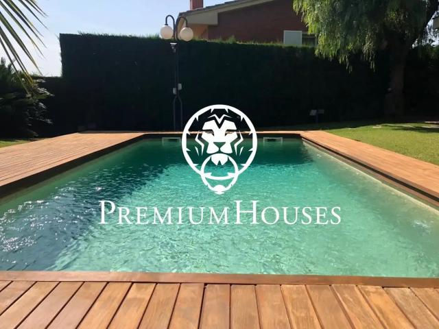 Casa con piscina en alquiler en Alella