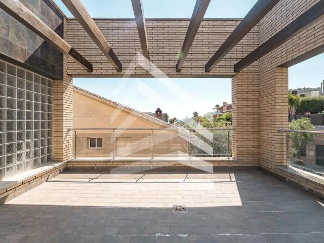 Casa con piscina en alquiler en calle Caçadors