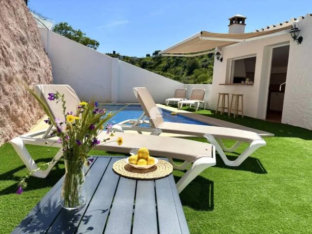 Casa con piscina en alquiler en Canillas de Aceituno