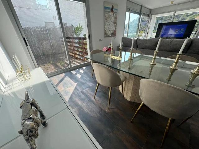 Casa con piscina en alquiler en Carrer Creueta