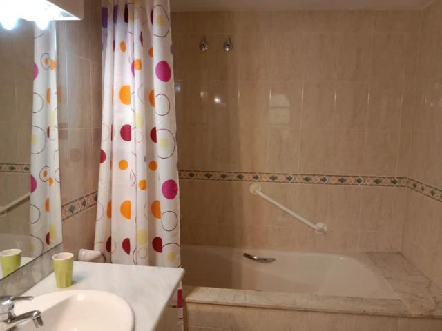 Casa con piscina en alquiler en Carrer de Figueres