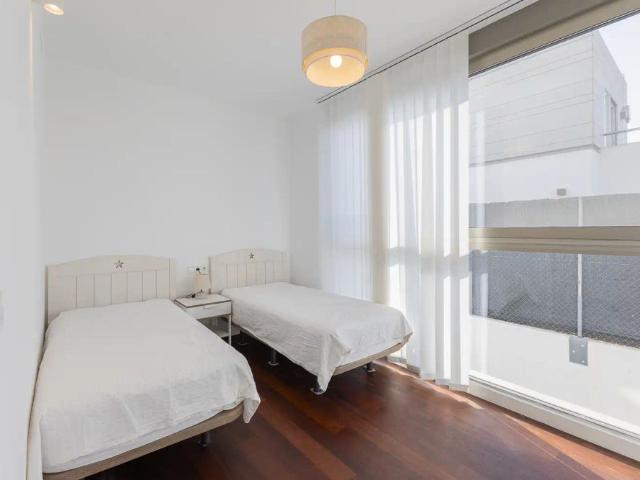 Casa con piscina en alquiler en Carrer Sèquia de Mestalla