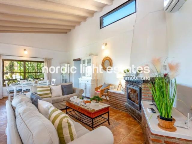 Casa con piscina en alquiler en Frigiliana