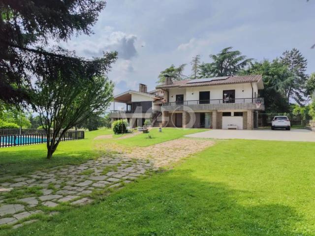 Casa con piscina en alquiler en Sant Julià de Vilatorta