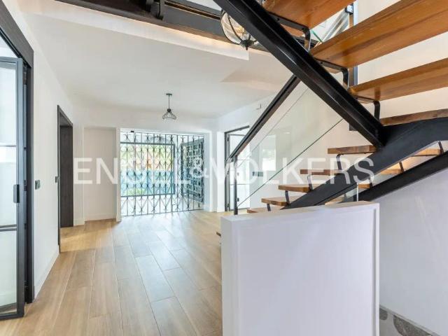 Casa con piscina en alquiler en Urbanizaciones