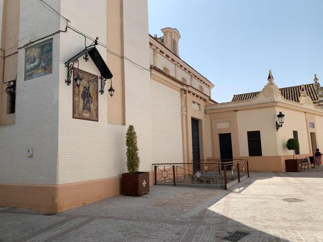 CASA CON PISCINA EN EL CENTRO DE TOCINA SEVILLA