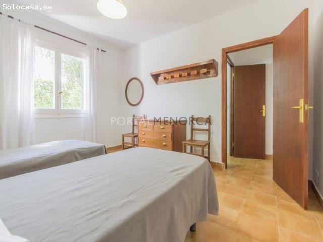 Casa con piscina en venta en primera línea en Addaia