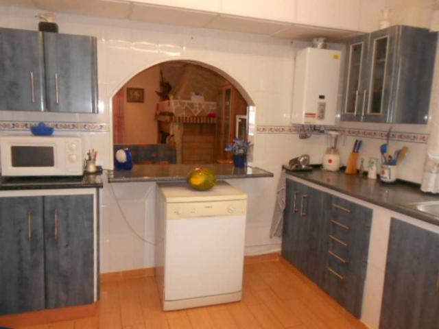 CASA CON PISCINA EN VENTA