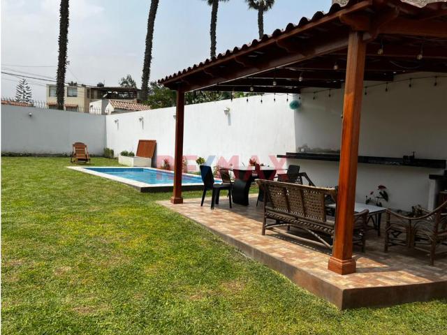 Casa Con Piscina En Venta