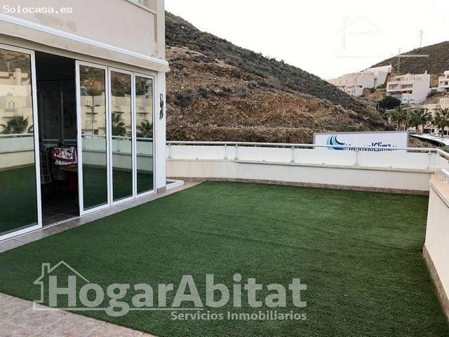 CASA CON PISCINA, GARAJE Y TERRAZA CERCA DE LA PLAYA