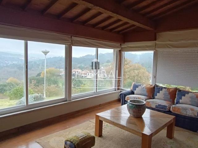 CASA CON PISCINA, HÓRREO Y GRAN FINCA PRIVADA