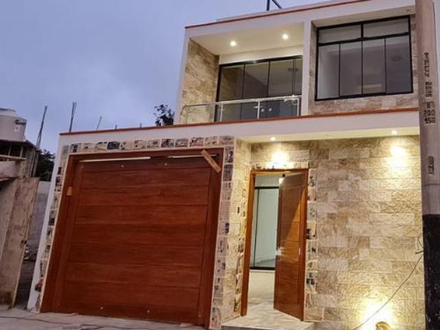 Casa con Piscina: Urb Los Nogales