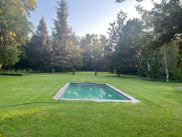 Casa con piscina y jardín soñado, condominio consolidado Lo Pinto
