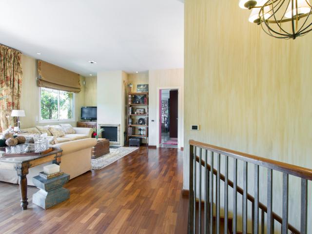 Casa con pisicina en la ciudad de Barcelona, Spain