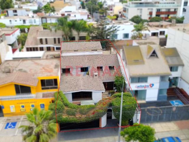 Casa Con Potencial Inmobiliario En Av. Benavides – Miraflores