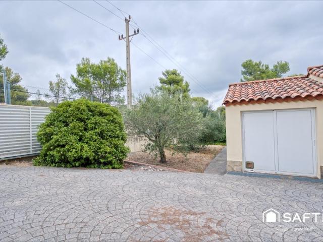 Casa con potencial ubicada en parcela 1000 m² Querol