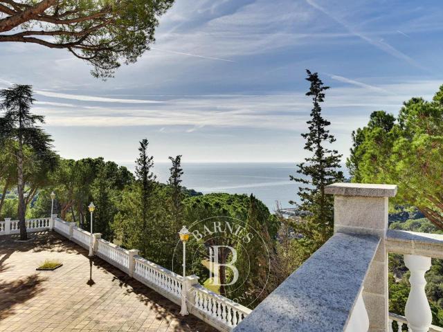 Casa con privacidad a reformar 813m² Lloret de Mar