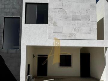 Casa con recámara abajo y equipada en Venta Norte de Saltillo