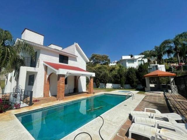 Casa con Recámara en PB, Jacuzzi, Cocina Nueva y Vista | Lomas de Cocoyoc