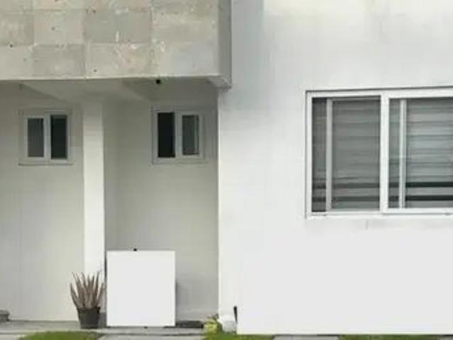 Casa Con Recámara En Planta Baja