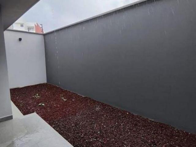 Casa con recamara en planta baja en la finca